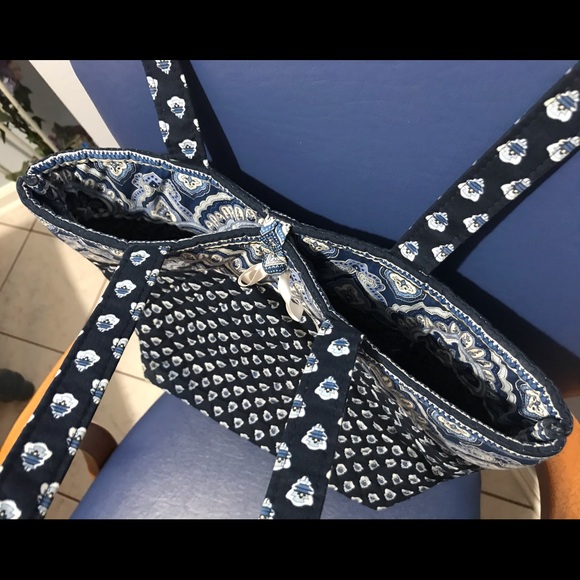 🎉Sale🎉Vera Bradley Nantucket Navy tote bag - Picture 6 of 16